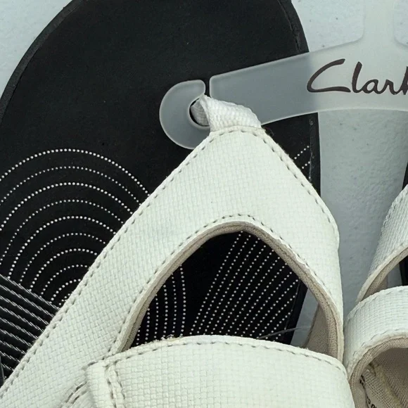 Brinkley Marin Womens Faux Leather Thong Flip-Flops size 6 - Picture 5 of 8